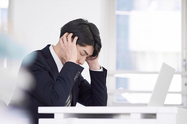画像:内製でコールセンターを立ち上げる際の3つの課題